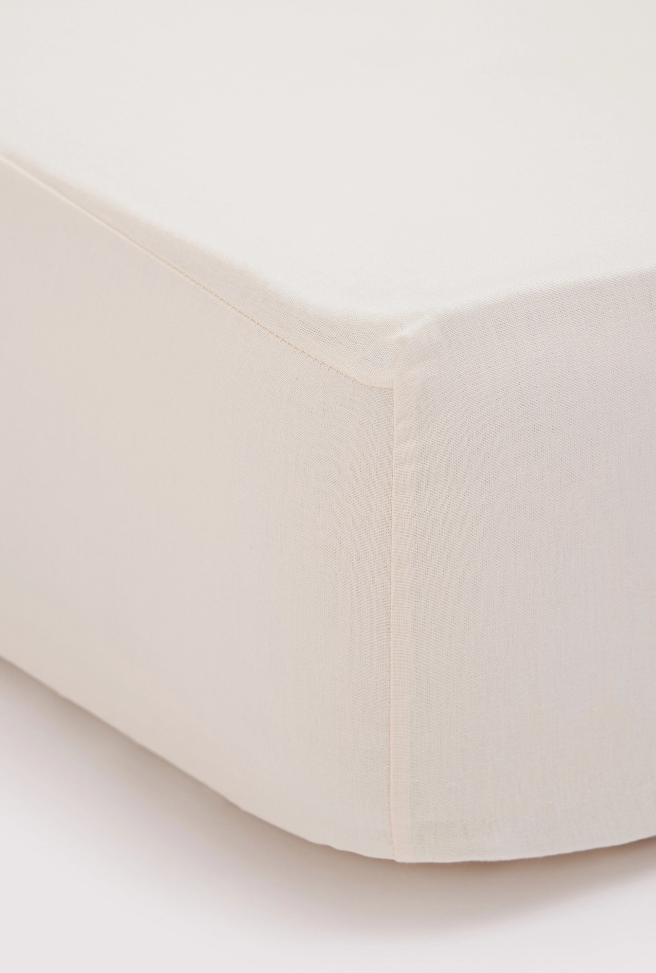 Krevetski čaršav sa lastišem šifon bež