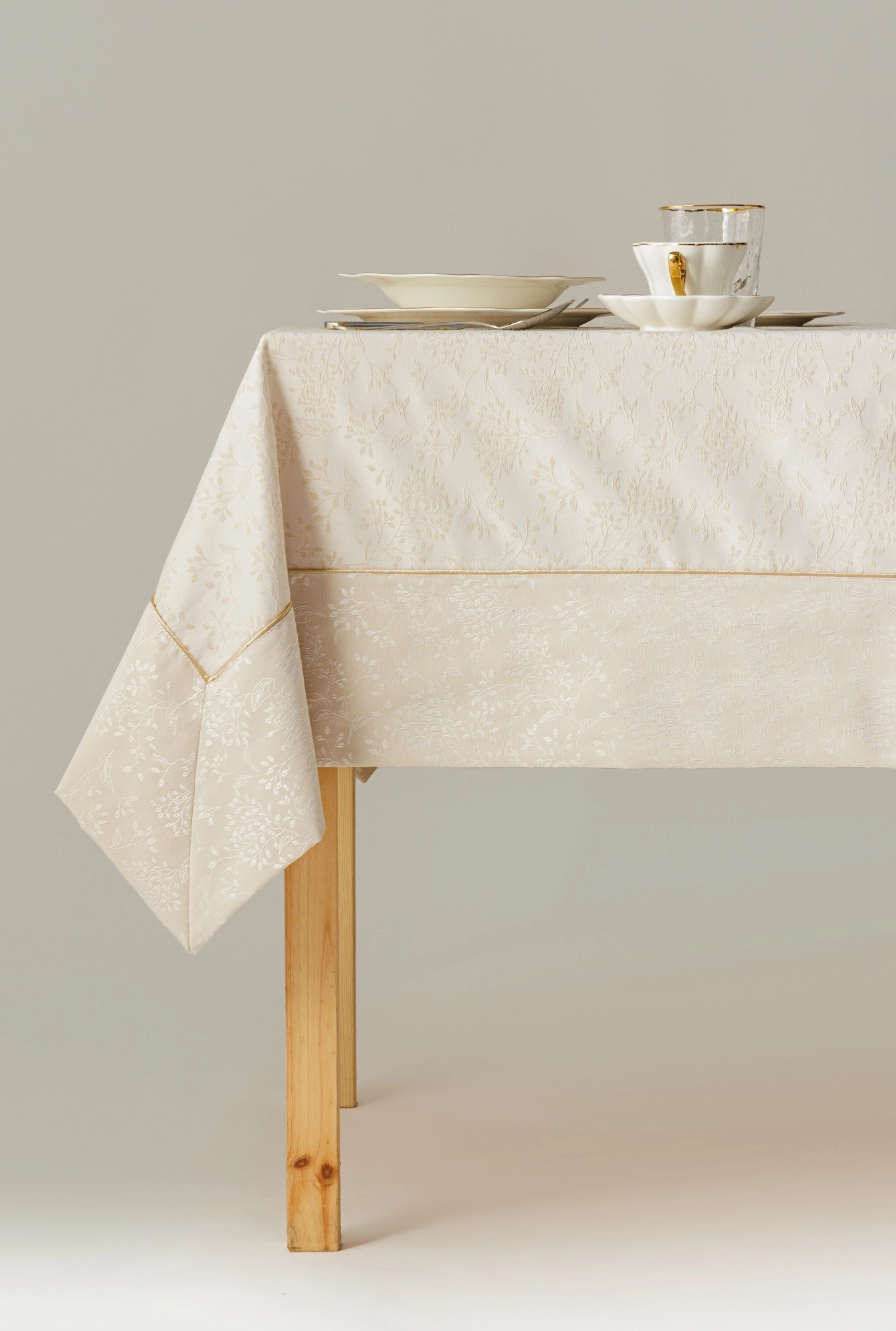 stolnjak-liviya-bez-1756367887