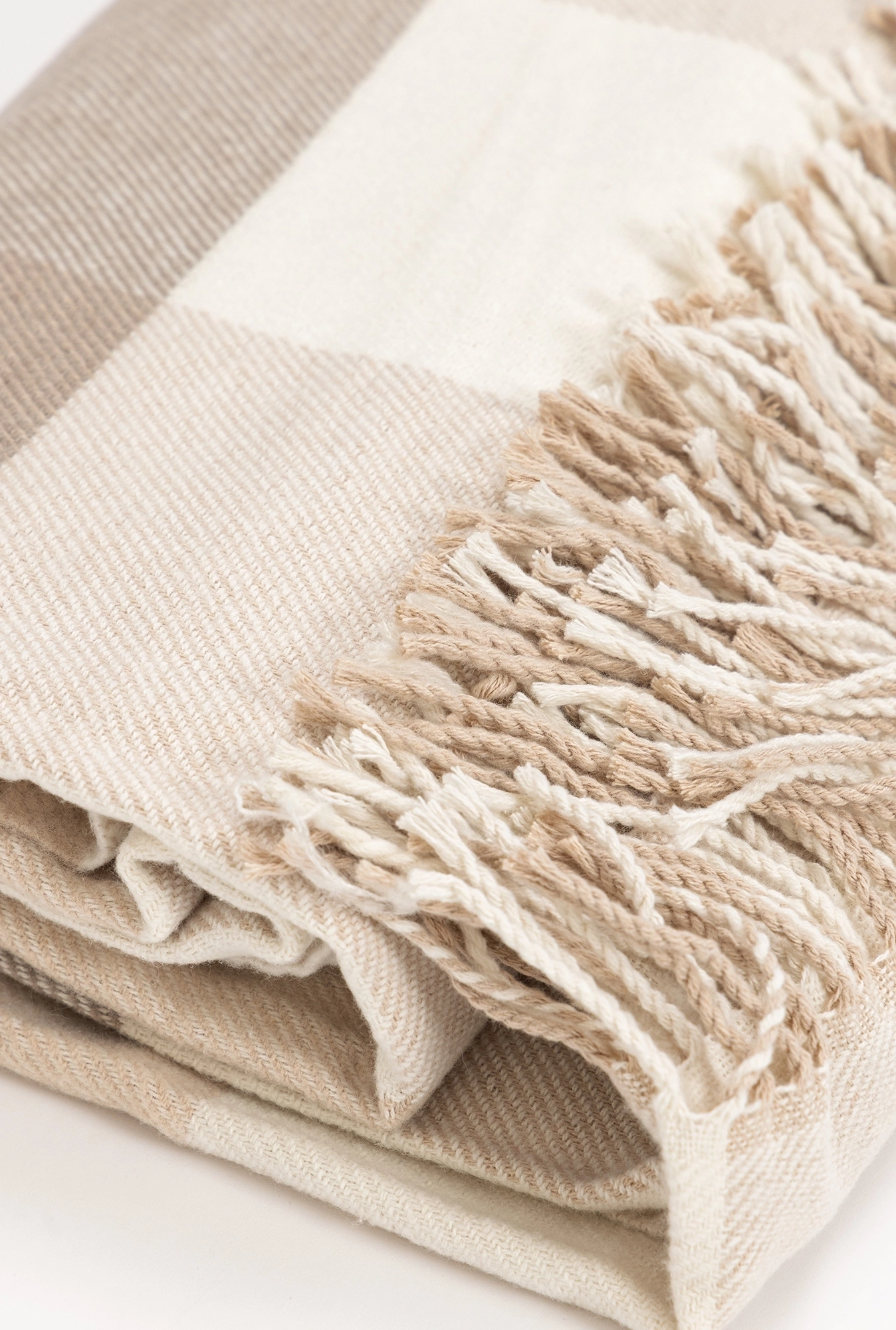 cebe-braon-karo-sa-resama-1762239719-216721