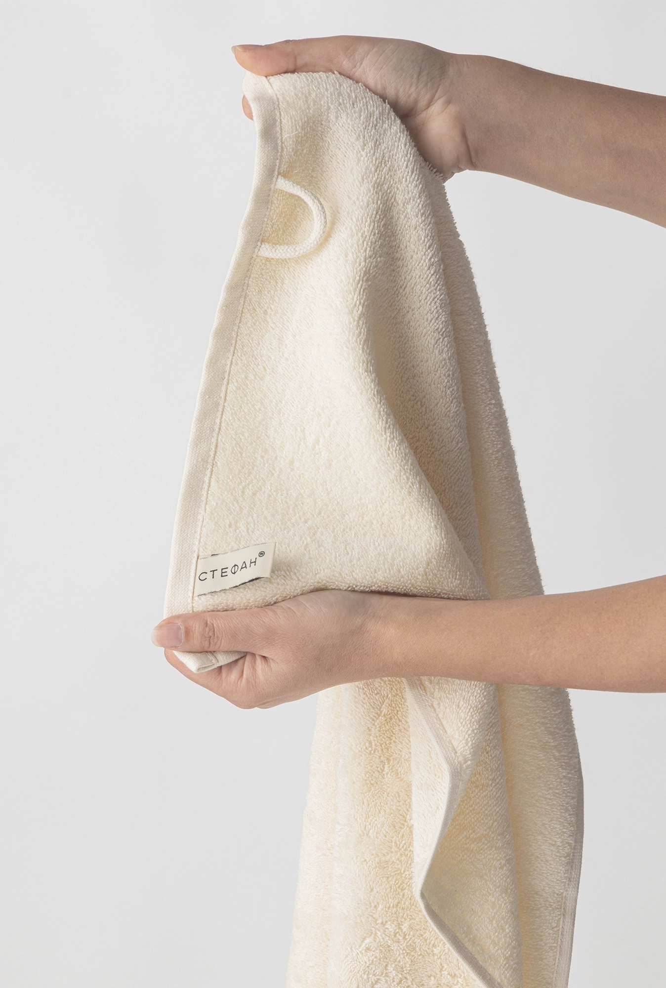 peskir-oaza-bez-1763710970-859449