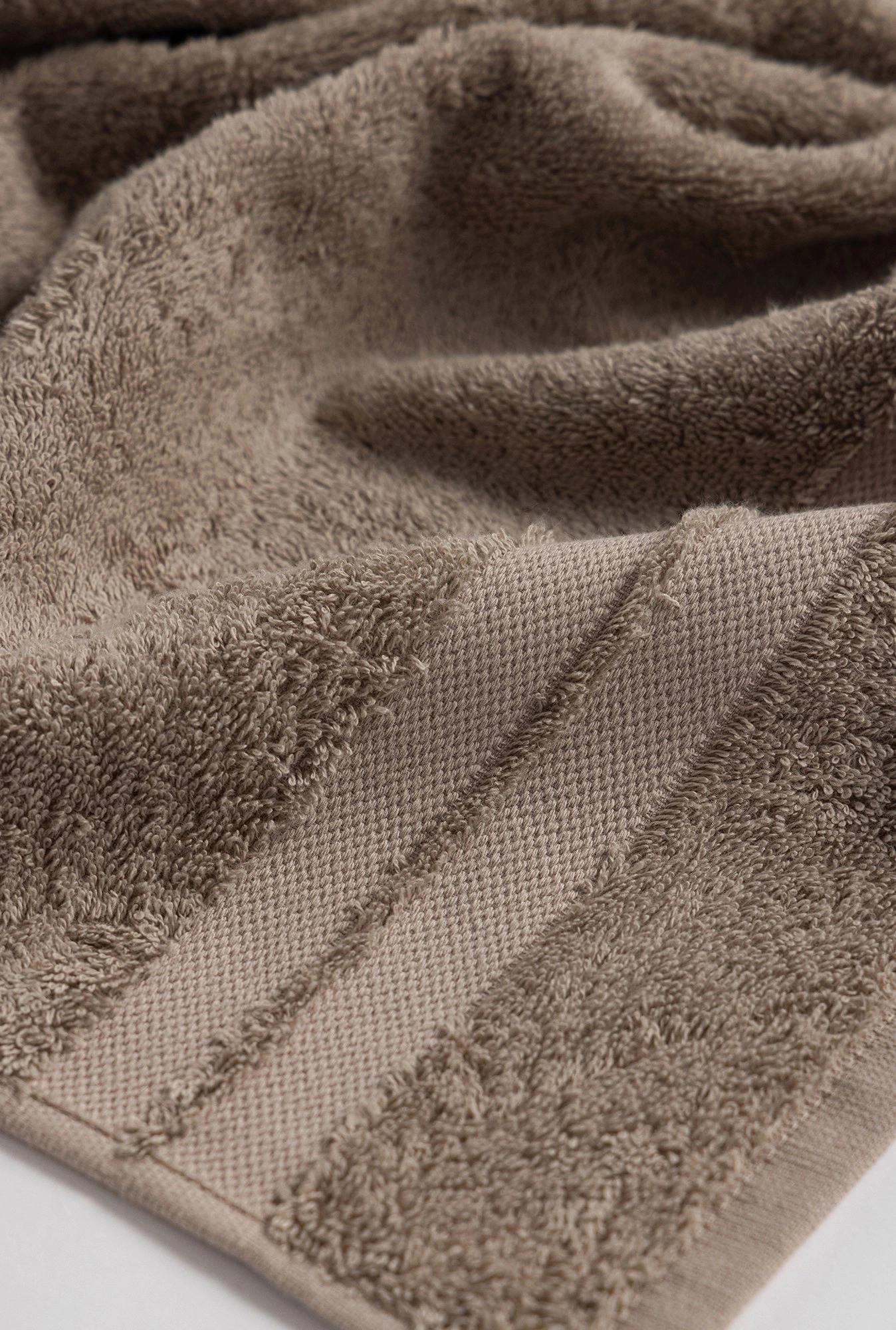 peskir-oaza-pesak-1763715876-774010