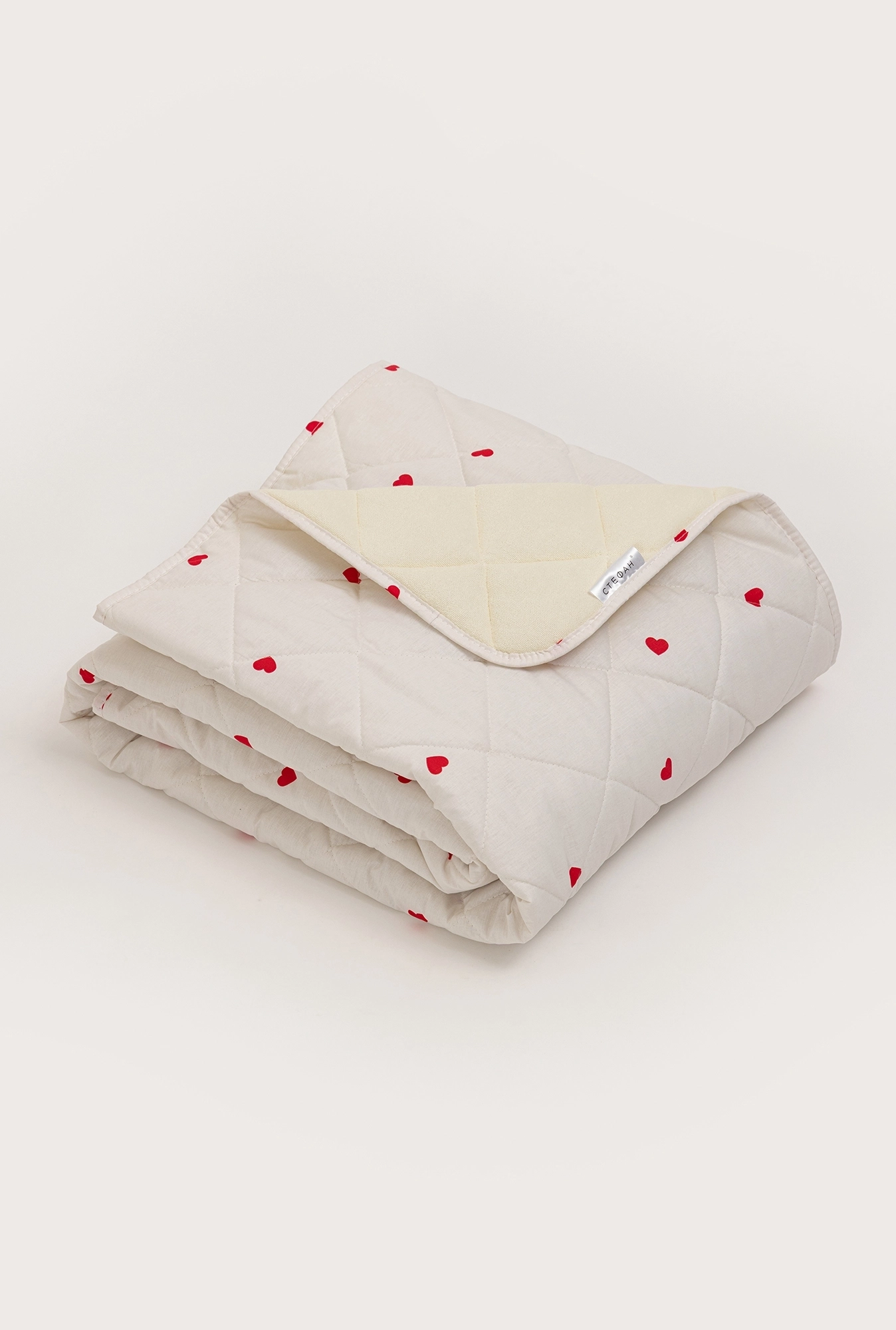 Štep deka Crveno srce na bež osnovi