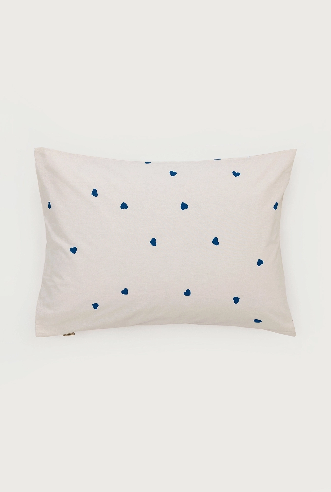 Jastučnica Plava srca na bež osnovi
