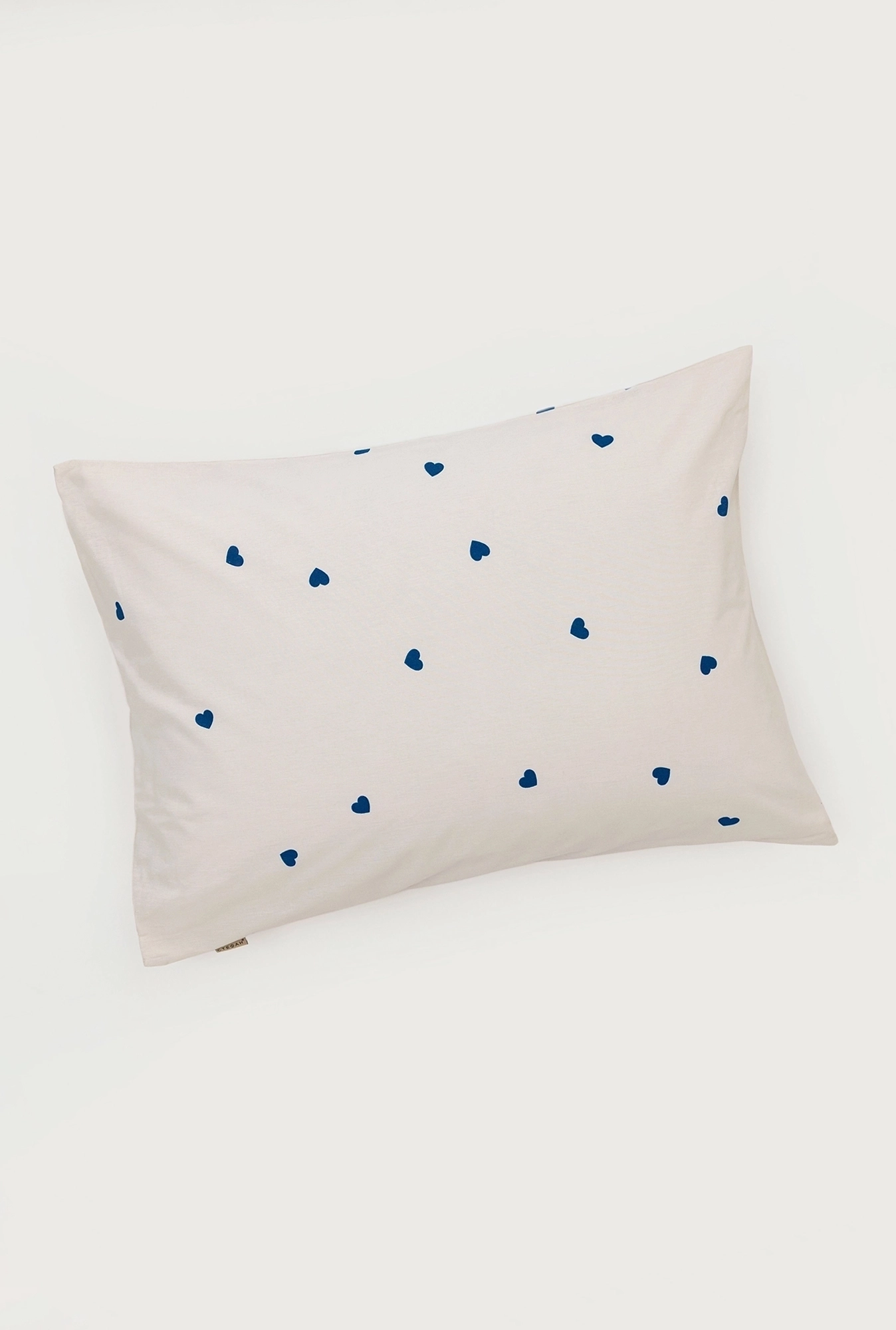 Jastučnica Plava srca na bež osnovi